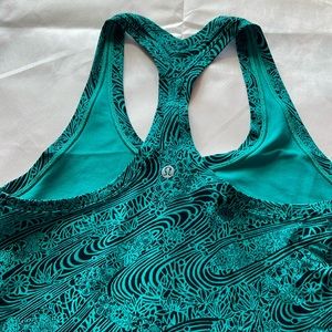 Lululemon size 8 green